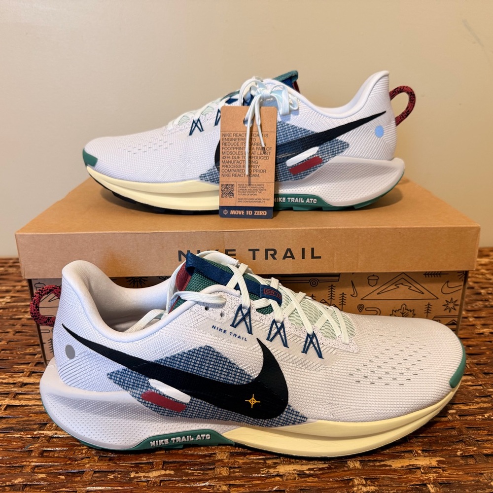Nike Trail Men's White and Blue Running Shoes